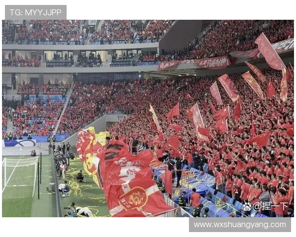 杭州足球队状态变革引发热议球迷期待新篇章的开启与挑战 杭州足球队状态变革引发热议球迷期待新篇章的开启与挑战