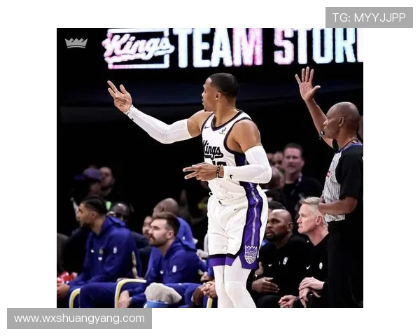 勇士在国王面前上演惊天逆转展现冠军气质与团队精神
