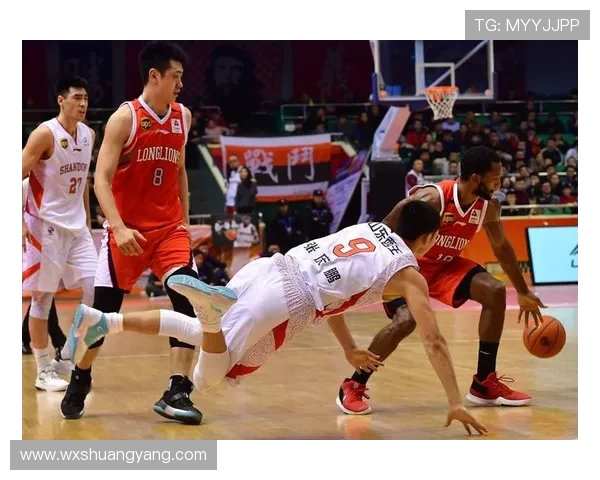 广州篮球队技术解析：从战术布局到球员配合的全景分析